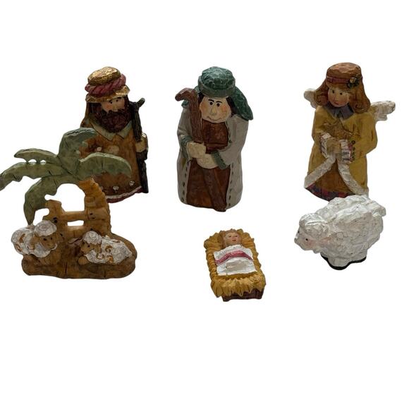 Midwest of Cannon Nativity Figurines Set Holy Family Shepard Angel Sheep - Picture 1 of 7